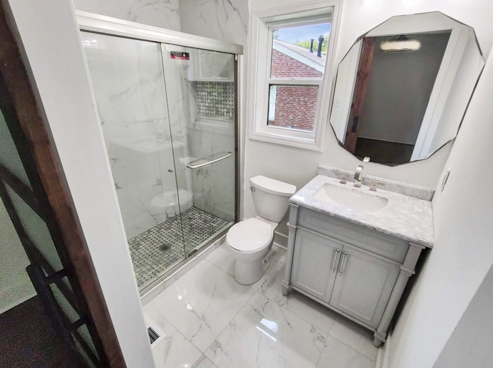 547 Rosemont Dr, Decatur GA  30032-4004 exterior