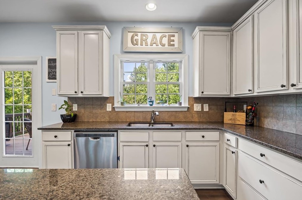 7801 Copper Kettle Way, Flowery Branch GA  30542-7572 exterior