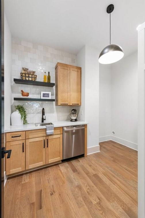 1493 Thornhill Ct, Atlanta GA 30338-4226 exterior