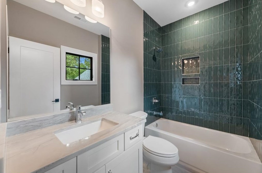 1493 Thornhill Ct, Atlanta GA 30338-4226 exterior