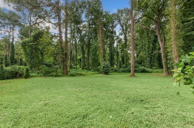 3213 Pinehill Dr, Decatur GA  30032-2803 exterior