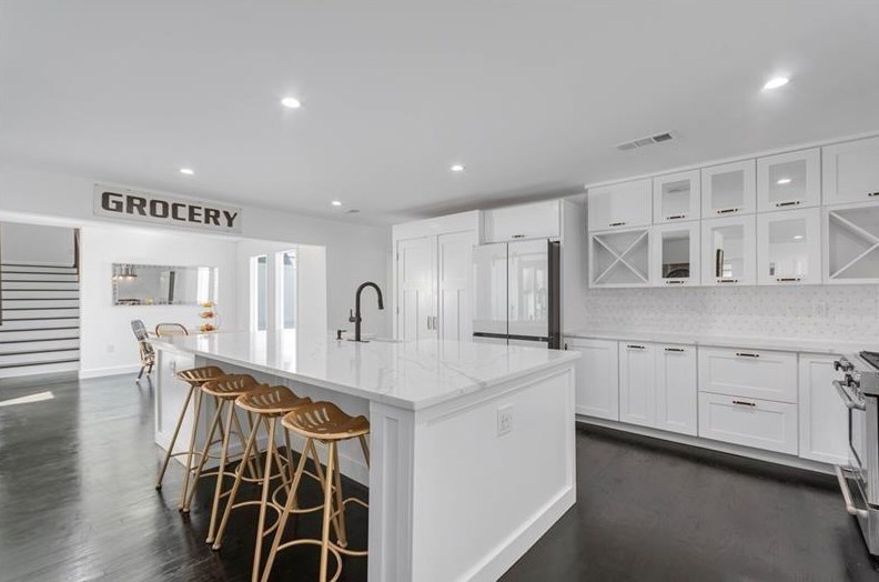 3213 Pinehill Dr, Decatur GA  30032-2803 exterior