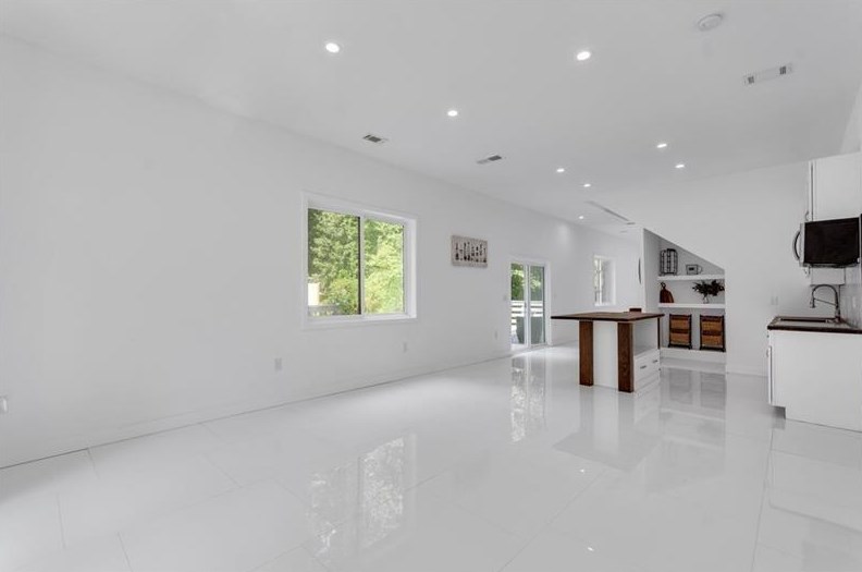 3213 Pinehill Dr, Decatur GA  30032-2803 exterior