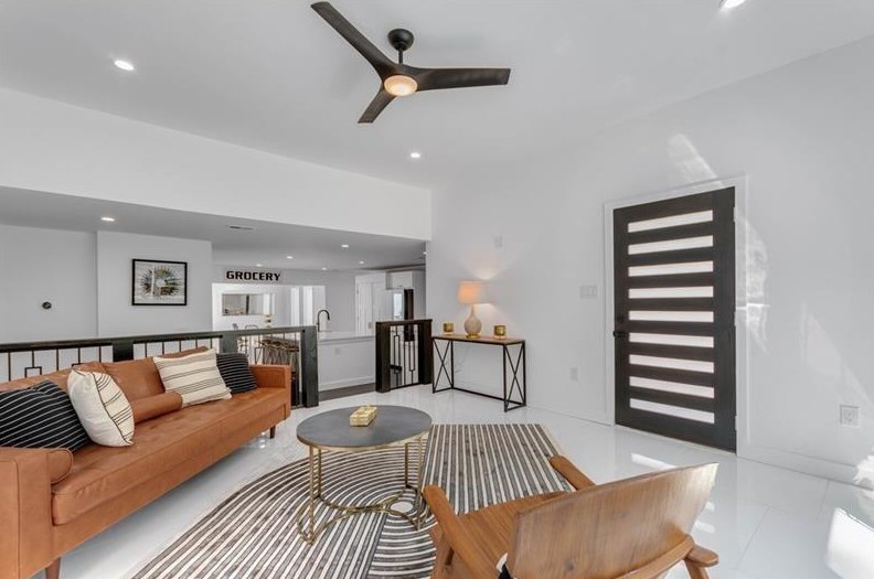 3213 Pinehill Dr, Decatur GA  30032-2803 exterior