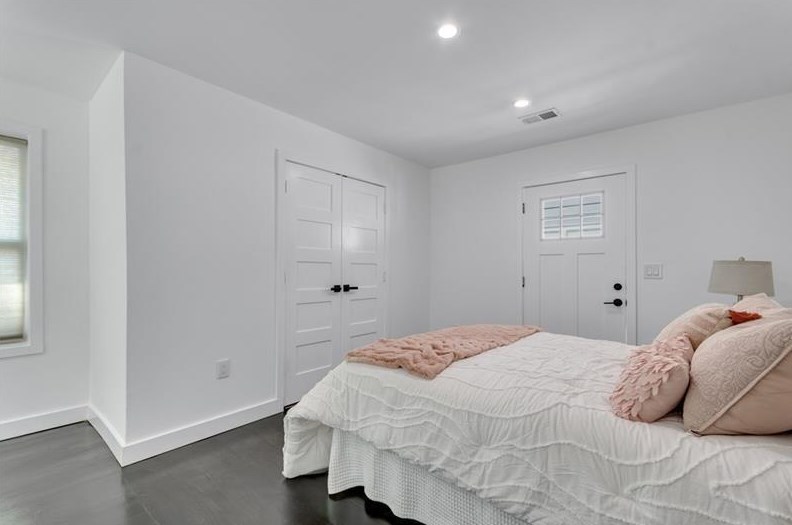 3213 Pinehill Dr, Decatur GA  30032-2803 exterior