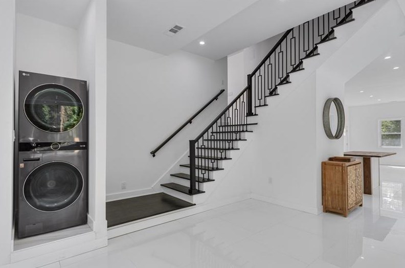 3213 Pinehill Dr, Decatur GA  30032-2803 exterior