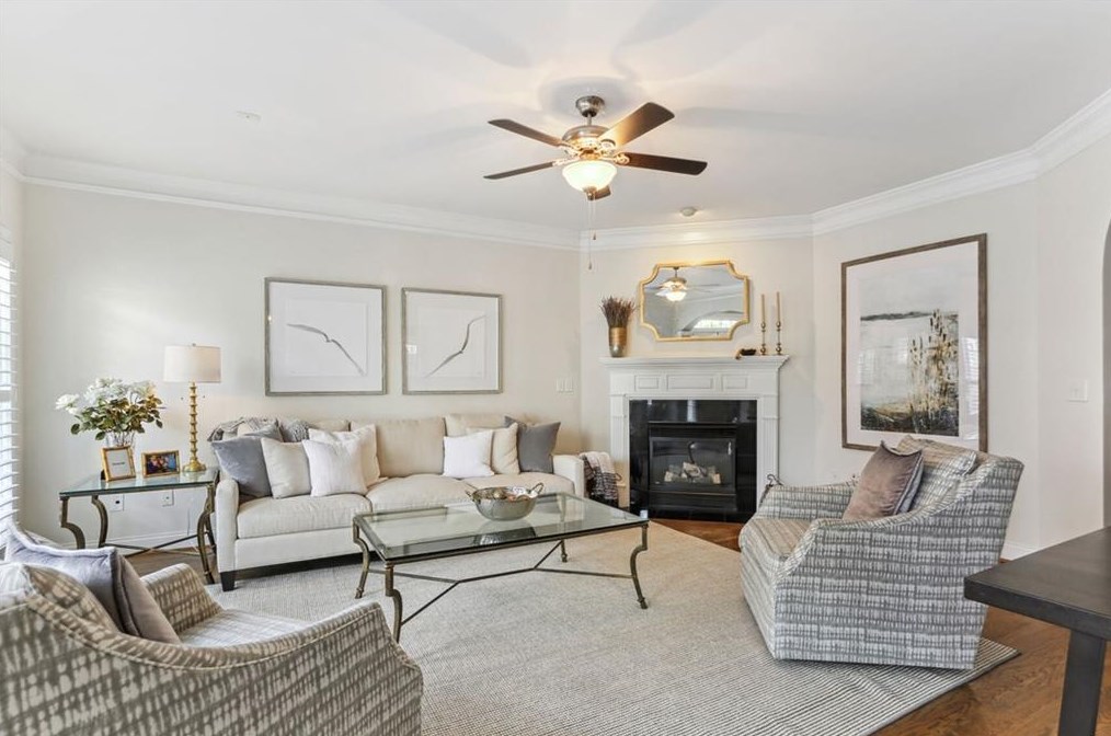 2552 Oglethorpe Cir, Atlanta GA  30319-6602 exterior