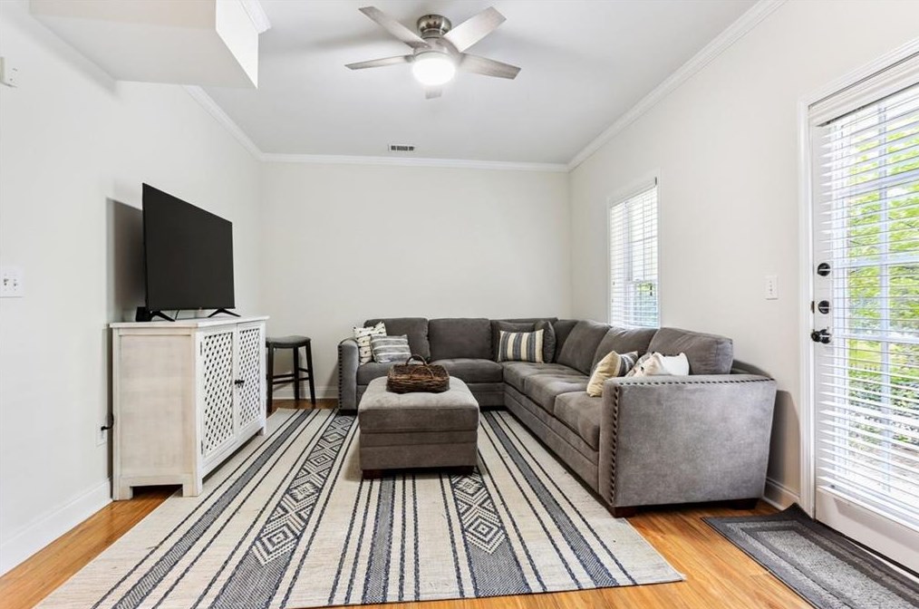 2552 Oglethorpe Cir, Atlanta GA  30319-6602 exterior