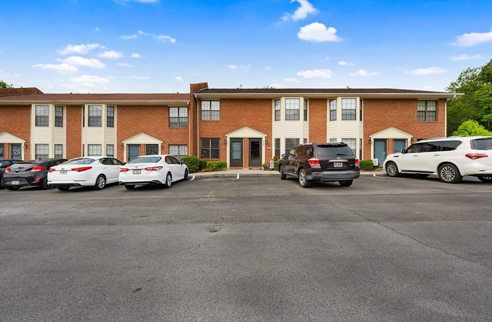 266 Mount Vernon Dr, Calhoun GA  30701-1792 exterior