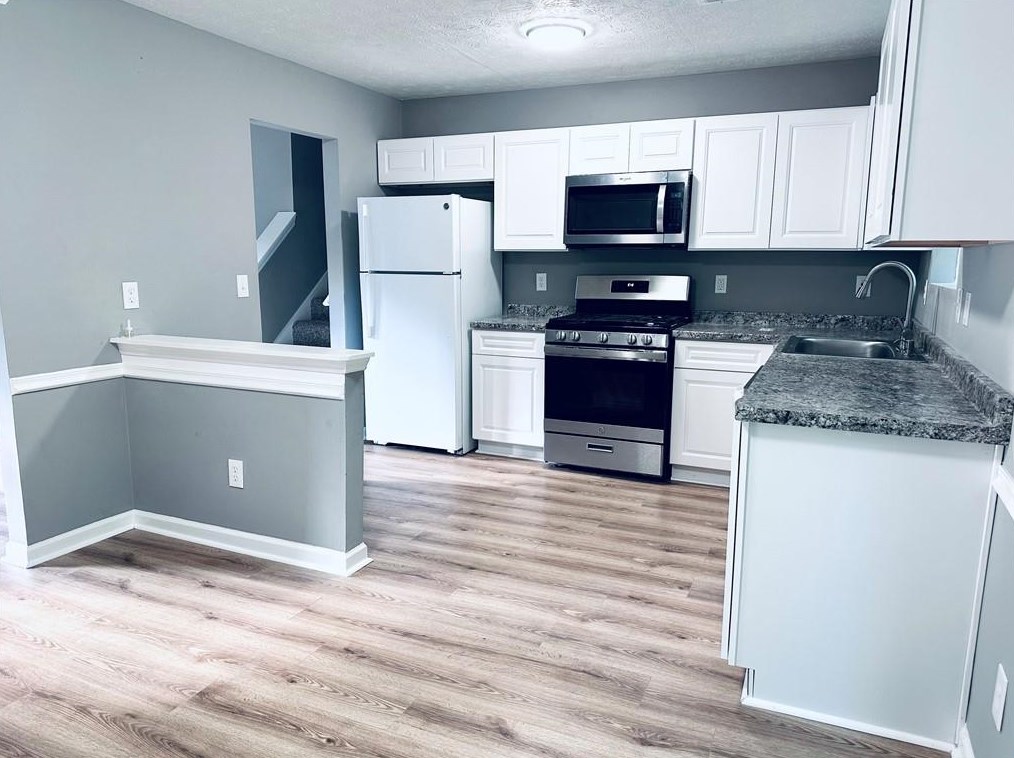 2121 Glenwood Downs Dr, Decatur GA  30035-1831 exterior