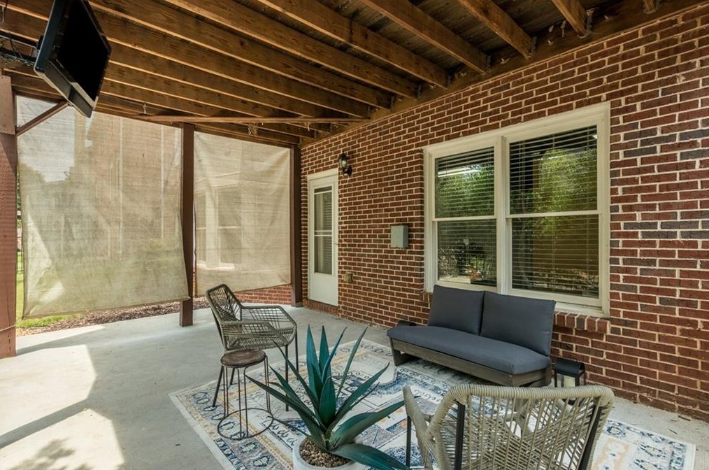 3090 Haynes Trl, Alpharetta GA  30022-1141 exterior