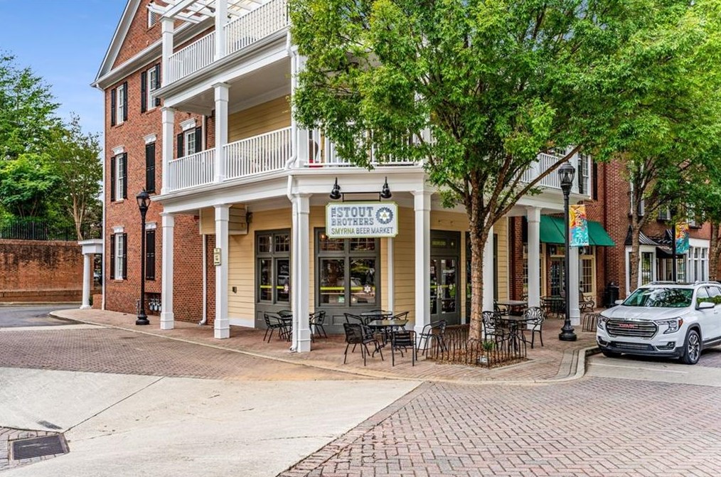 1004 Windy Oaks Ct, Smyrna GA 30080-2243 exterior