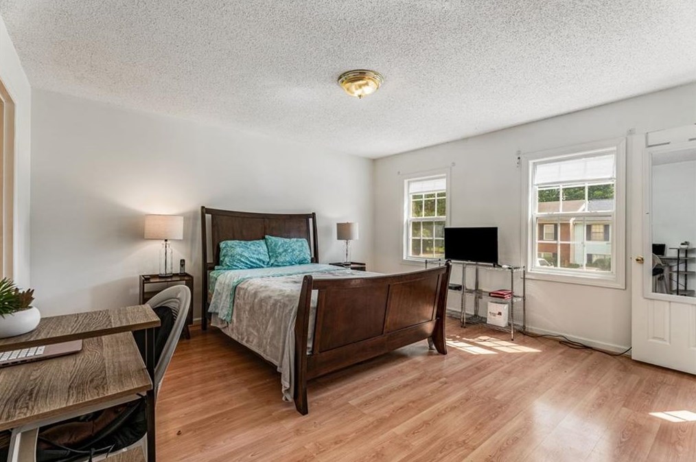 1004 Windy Oaks Ct, Smyrna GA 30080-2243 exterior