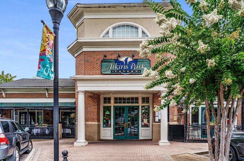 1004 Windy Oaks Ct, Smyrna GA 30080-2243 exterior