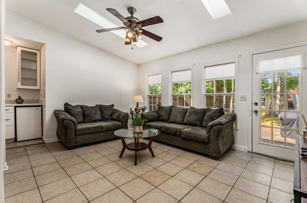 1004 Windy Oaks Ct, Smyrna GA 30080-2243 exterior