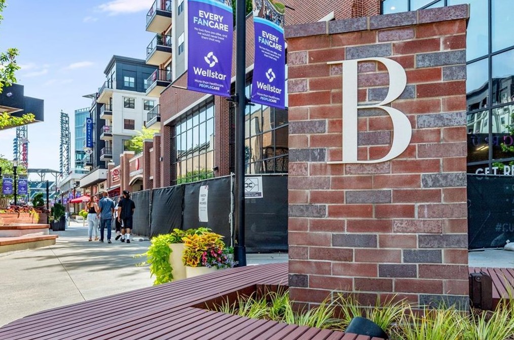 1004 Windy Oaks Ct, Smyrna GA 30080-2243 exterior