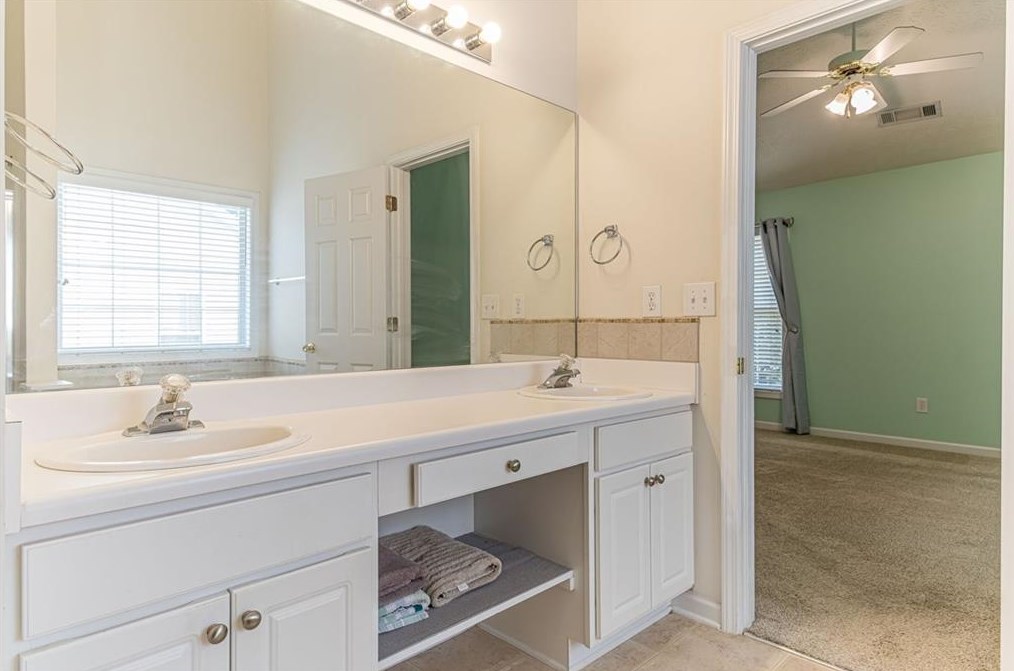 2556 Fairmont Park Ct, Dacula GA  30019-6530 exterior