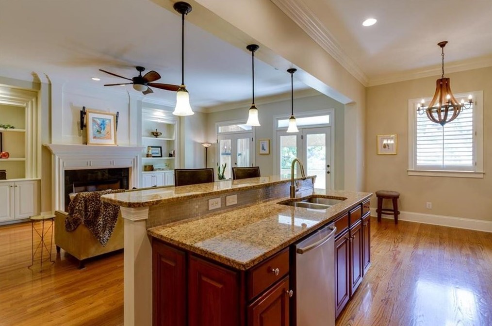 2006 Kensington Green Dr, Smyrna GA  30080-6482 exterior