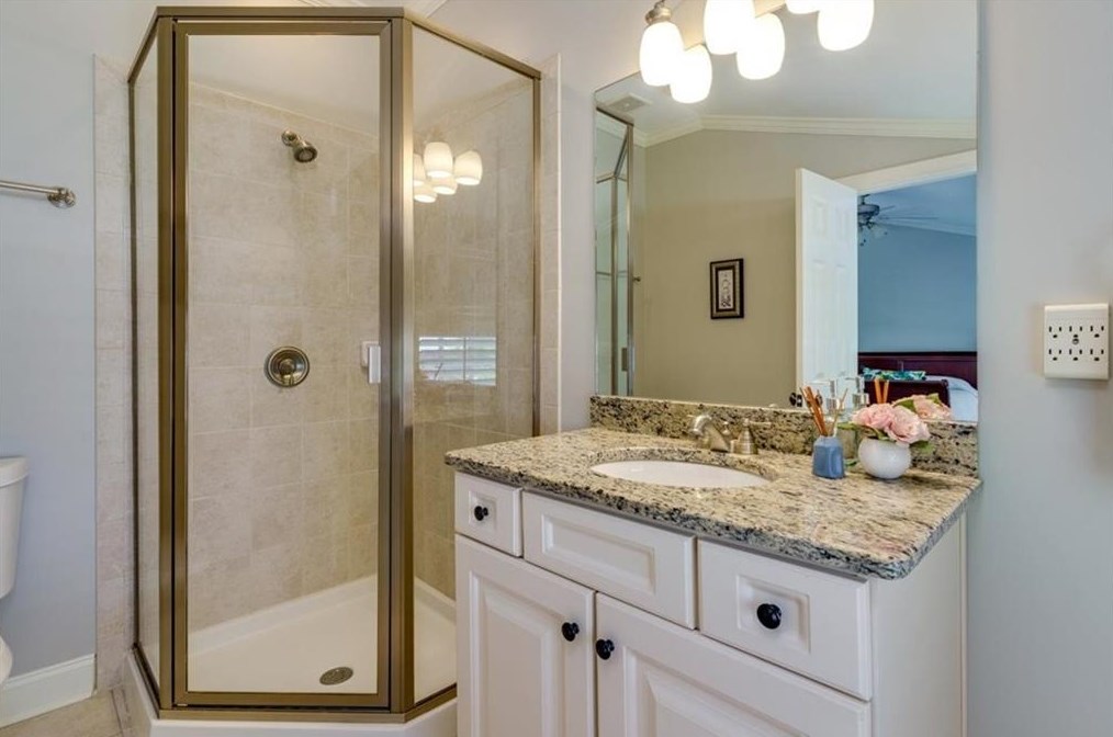 2006 Kensington Green Dr, Smyrna GA  30080-6482 exterior