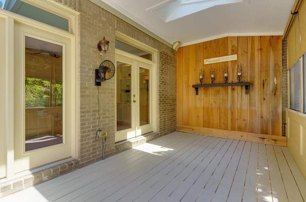 2006 Kensington Green Dr, Smyrna GA  30080-6482 exterior