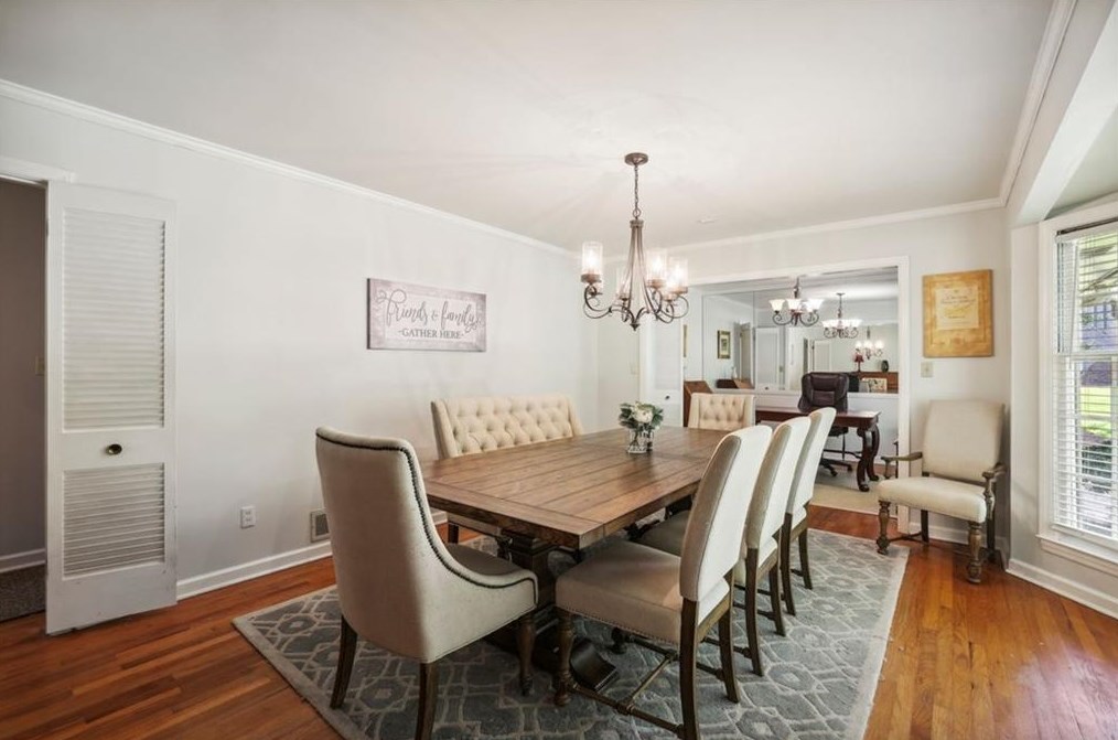 6595 Wright Cir, Atlanta GA  30328-3147 exterior