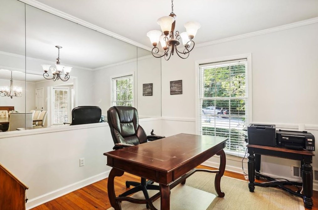 6595 Wright Cir, Atlanta GA  30328-3147 exterior
