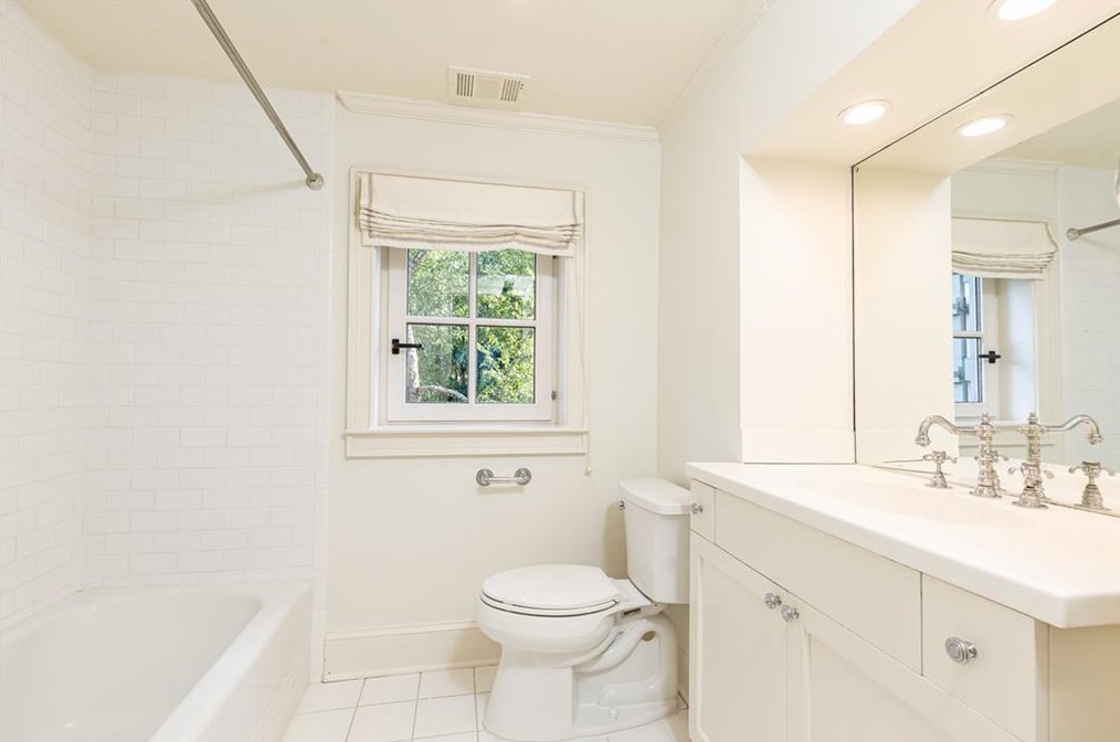 160 Peachtree Way, Atlanta GA 30338-3109 exterior