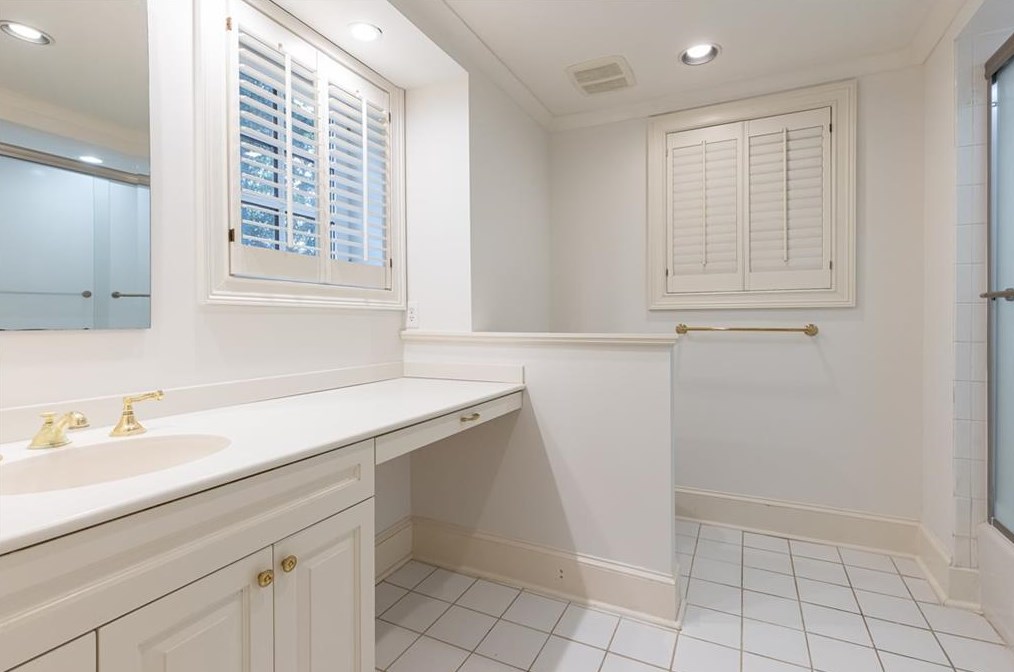 160 Peachtree Way, Atlanta GA 30338-3109 exterior