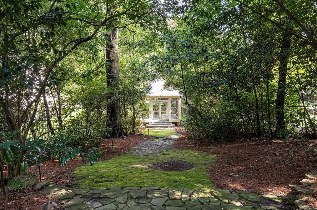 160 Peachtree Way, Atlanta GA 30338-3109 exterior