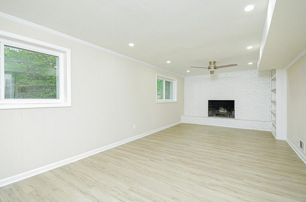 4205 Williamsburg Dr, Atlanta GA  30337-4527 exterior