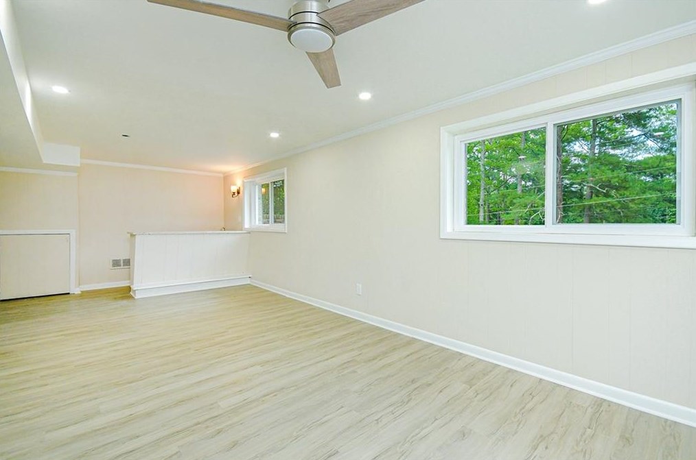 4205 Williamsburg Dr, Atlanta GA  30337-4527 exterior