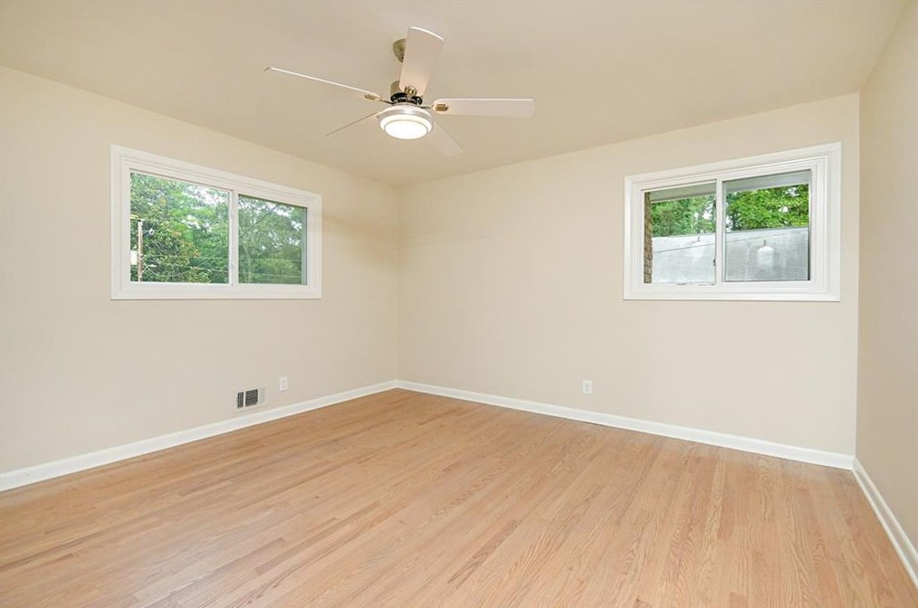 4205 Williamsburg Dr, Atlanta GA  30337-4527 exterior