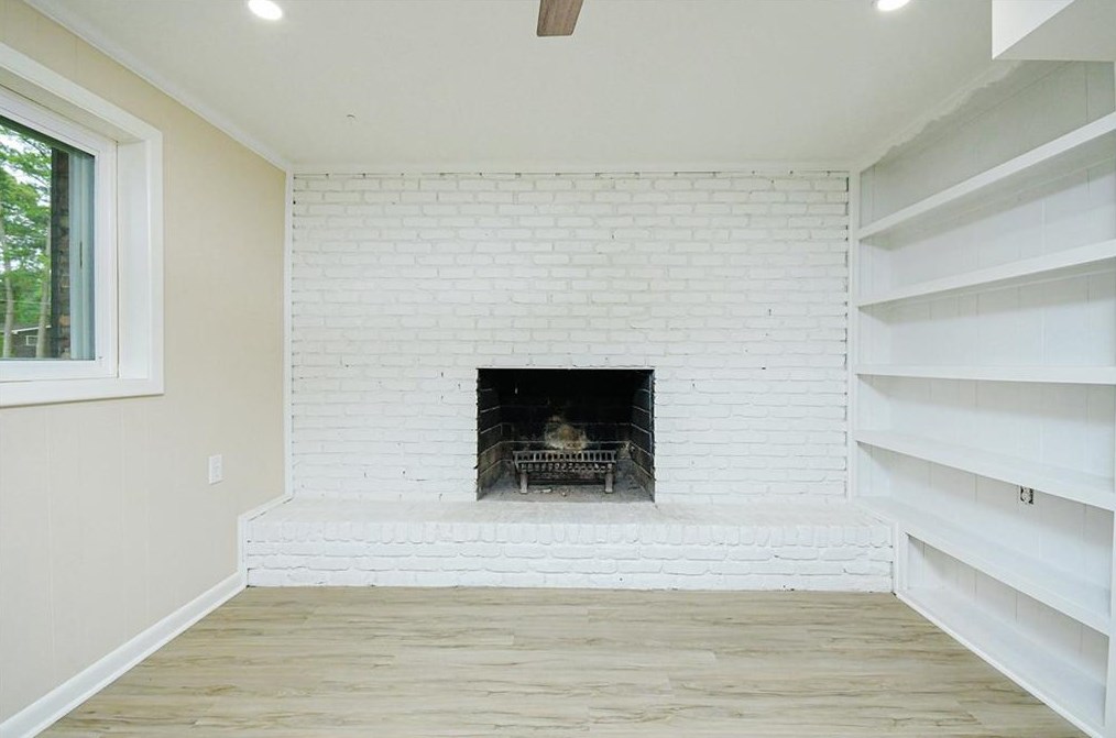 4205 Williamsburg Dr, Atlanta GA  30337-4527 exterior