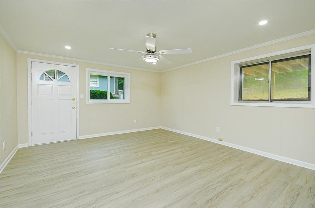 4205 Williamsburg Dr, Atlanta GA  30337-4527 exterior