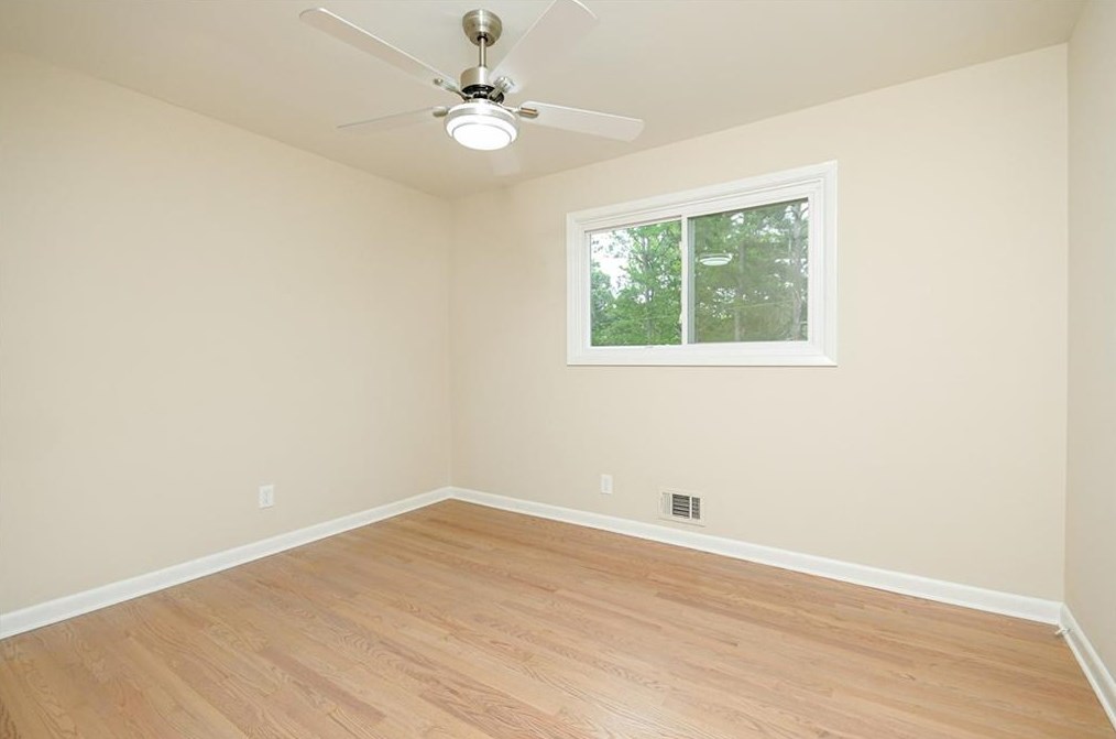 4205 Williamsburg Dr, Atlanta GA  30337-4527 exterior