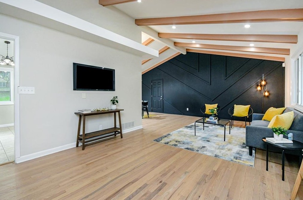 4205 Williamsburg Dr, Atlanta GA  30337-4527 exterior