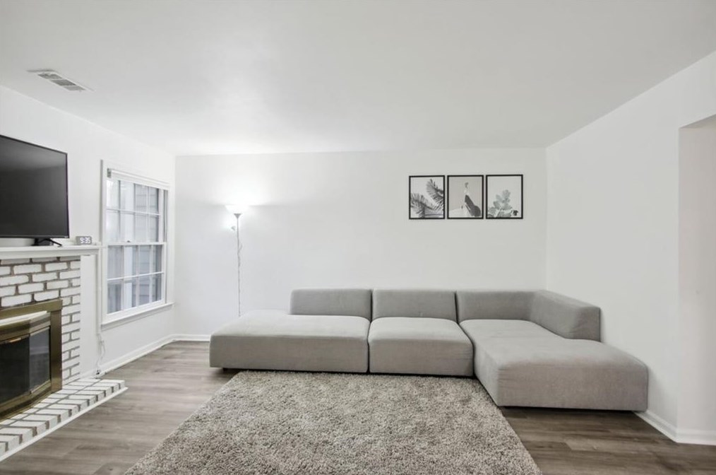 2679 Farmstead Rd, Smyrna GA  30080-2617 exterior