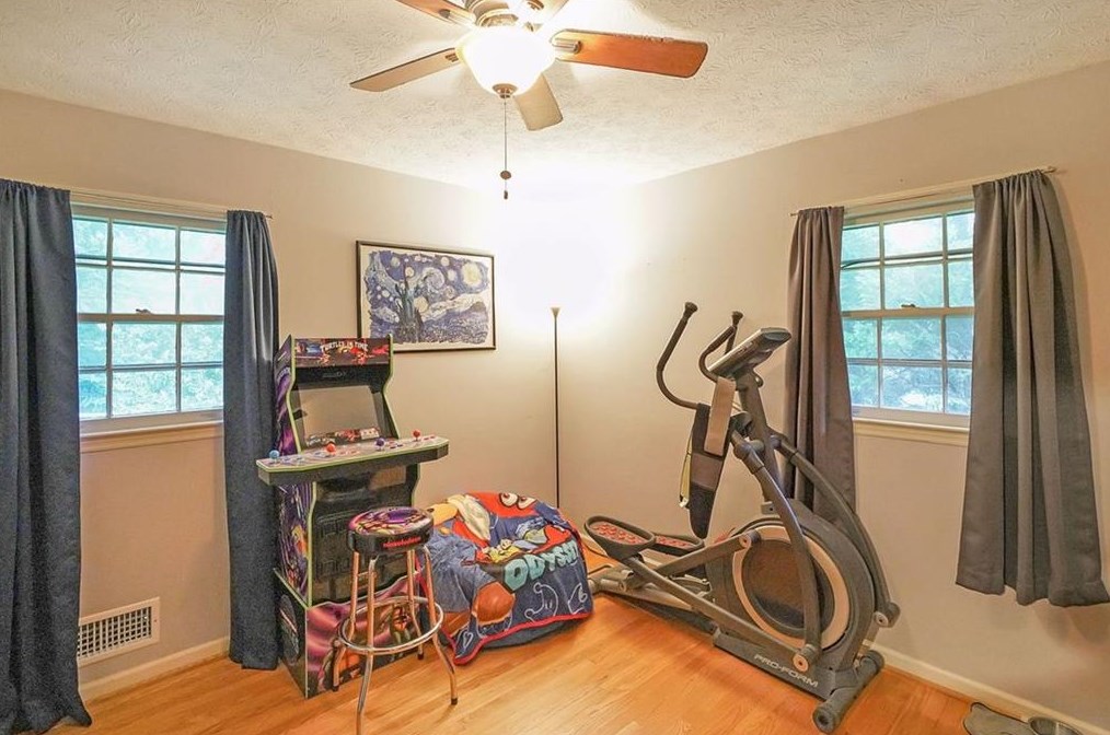 571 Norton Cir, Smyrna GA  30082-2123 exterior