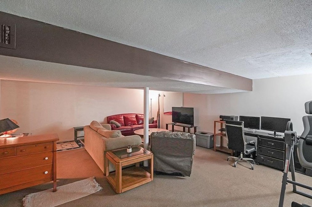 571 Norton Cir, Smyrna GA  30082-2123 exterior