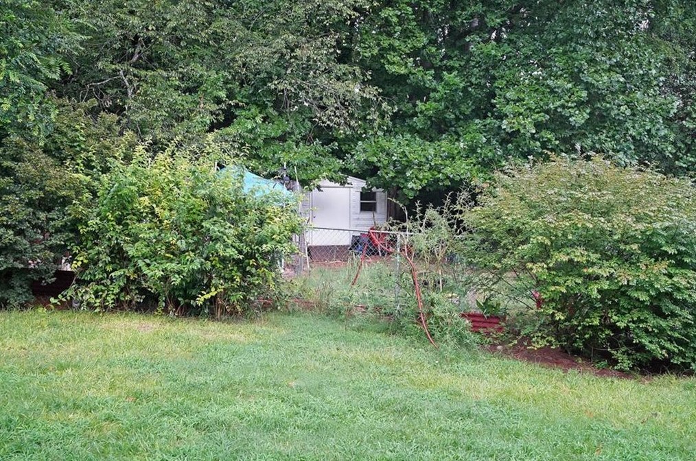 571 Norton Cir, Smyrna GA  30082-2123 exterior