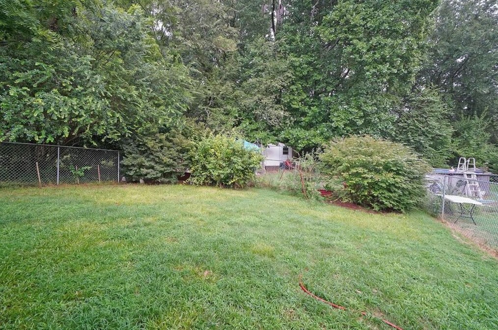 571 Norton Cir, Smyrna GA  30082-2123 exterior