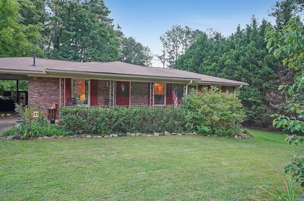 571 Norton Cir, Smyrna GA  30082-2123 exterior