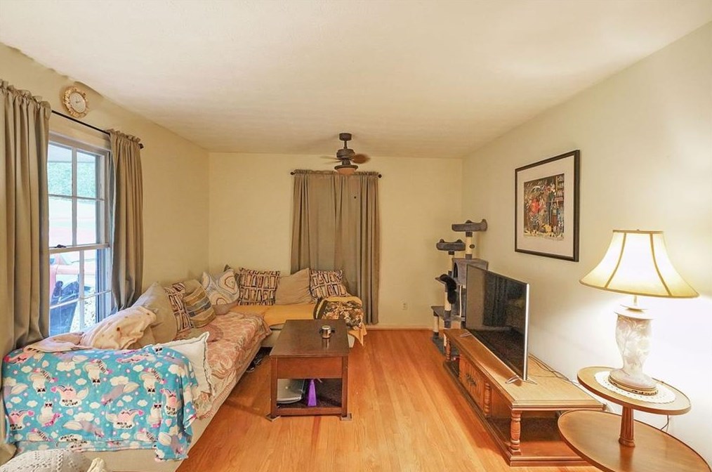 571 Norton Cir, Smyrna GA  30082-2123 exterior