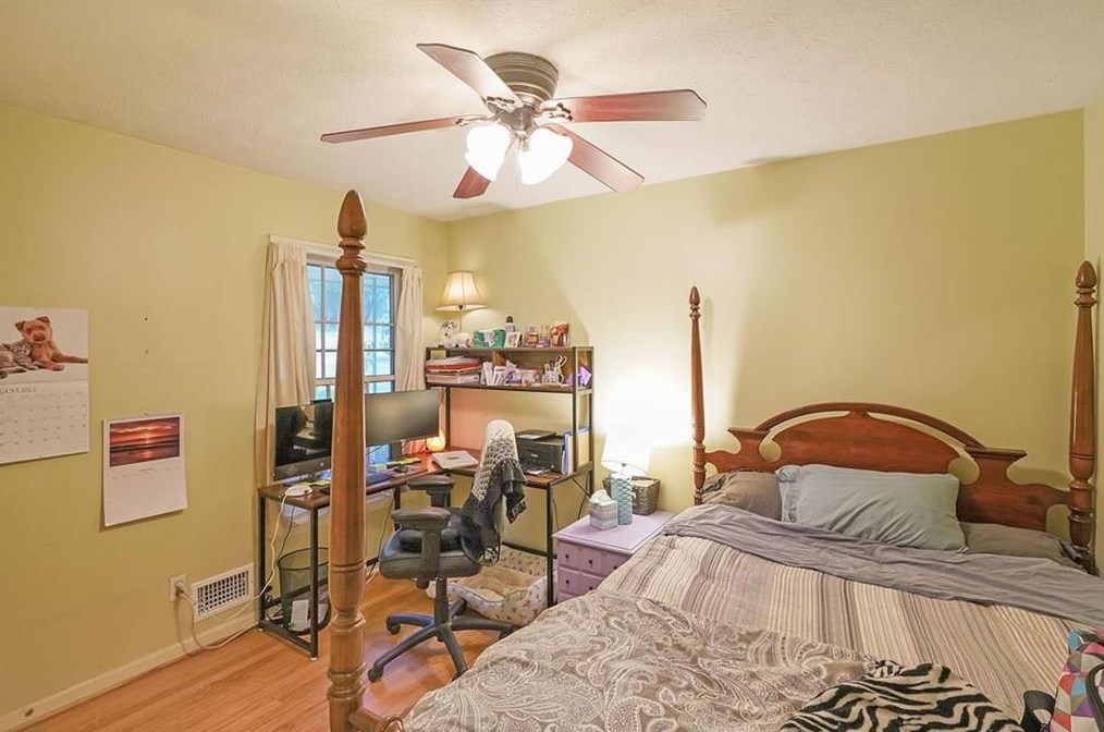 571 Norton Cir, Smyrna GA  30082-2123 exterior