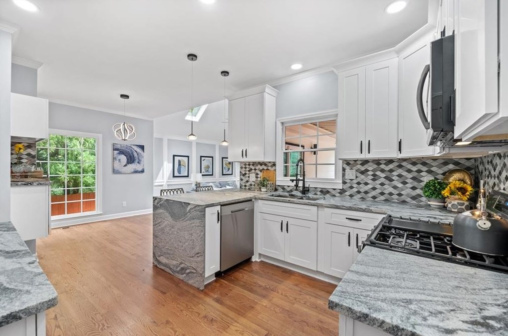 12375 Crabapple Chase Dr, Alpharetta GA 30004-6313 exterior