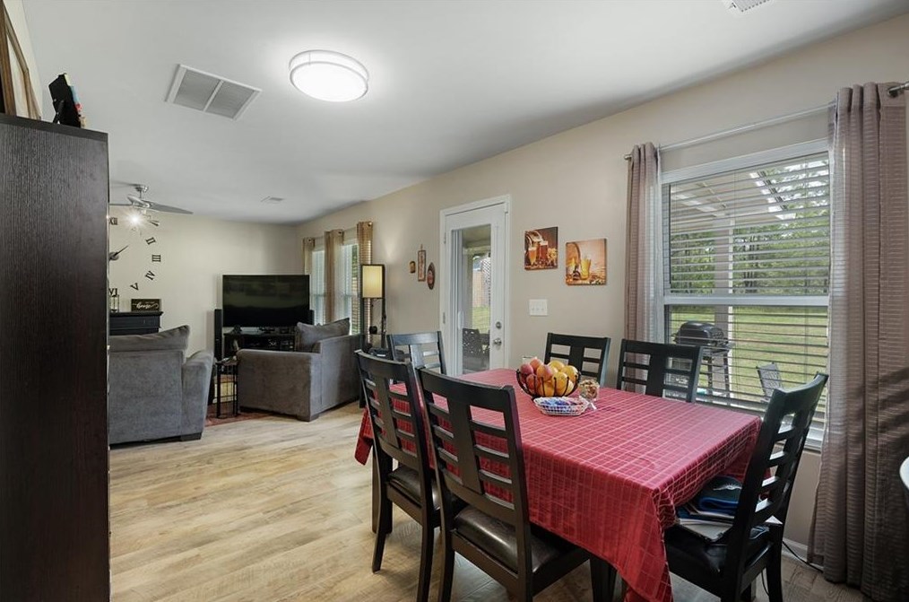 753 Riverside Dr, Calhoun GA 30701-5415 exterior