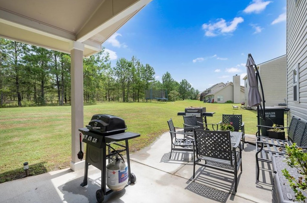 753 Riverside Dr, Calhoun GA 30701-5415 exterior