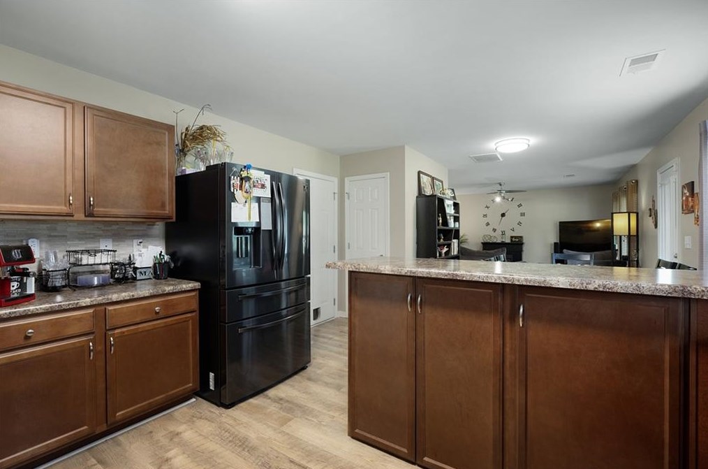 753 Riverside Dr, Calhoun GA 30701-5415 exterior