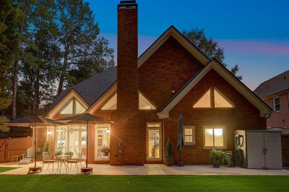 1950 Northbrooke Ln, Atlanta GA exterior