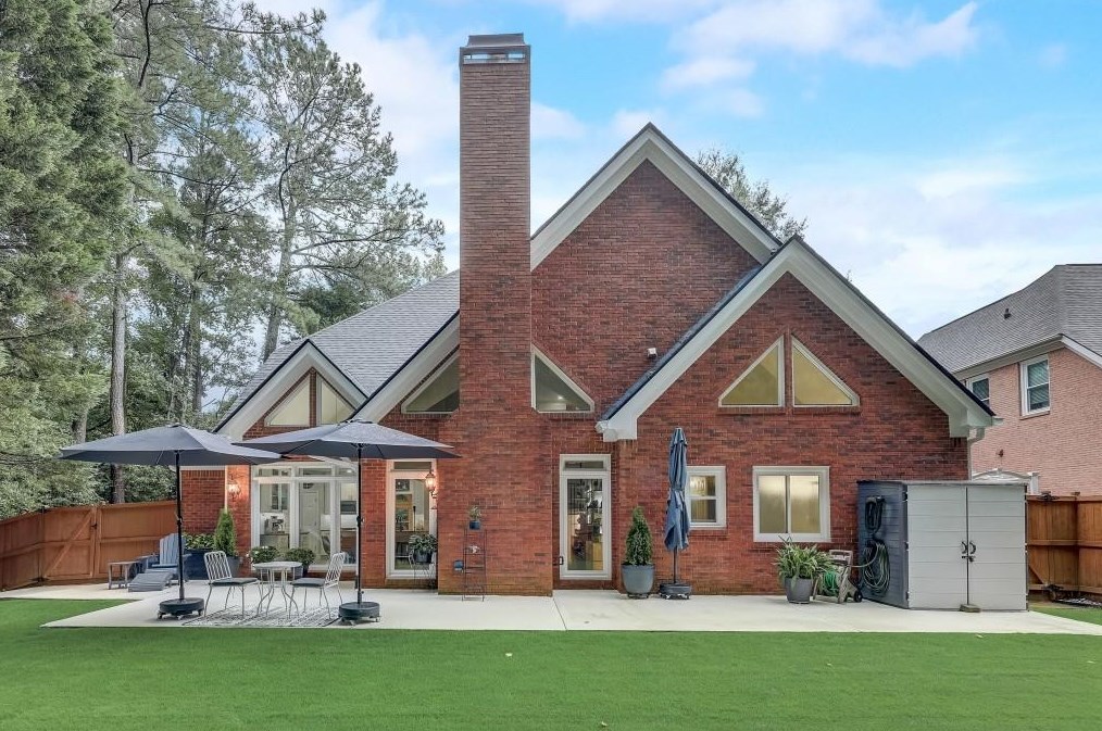 1950 Northbrooke Ln, Atlanta GA exterior